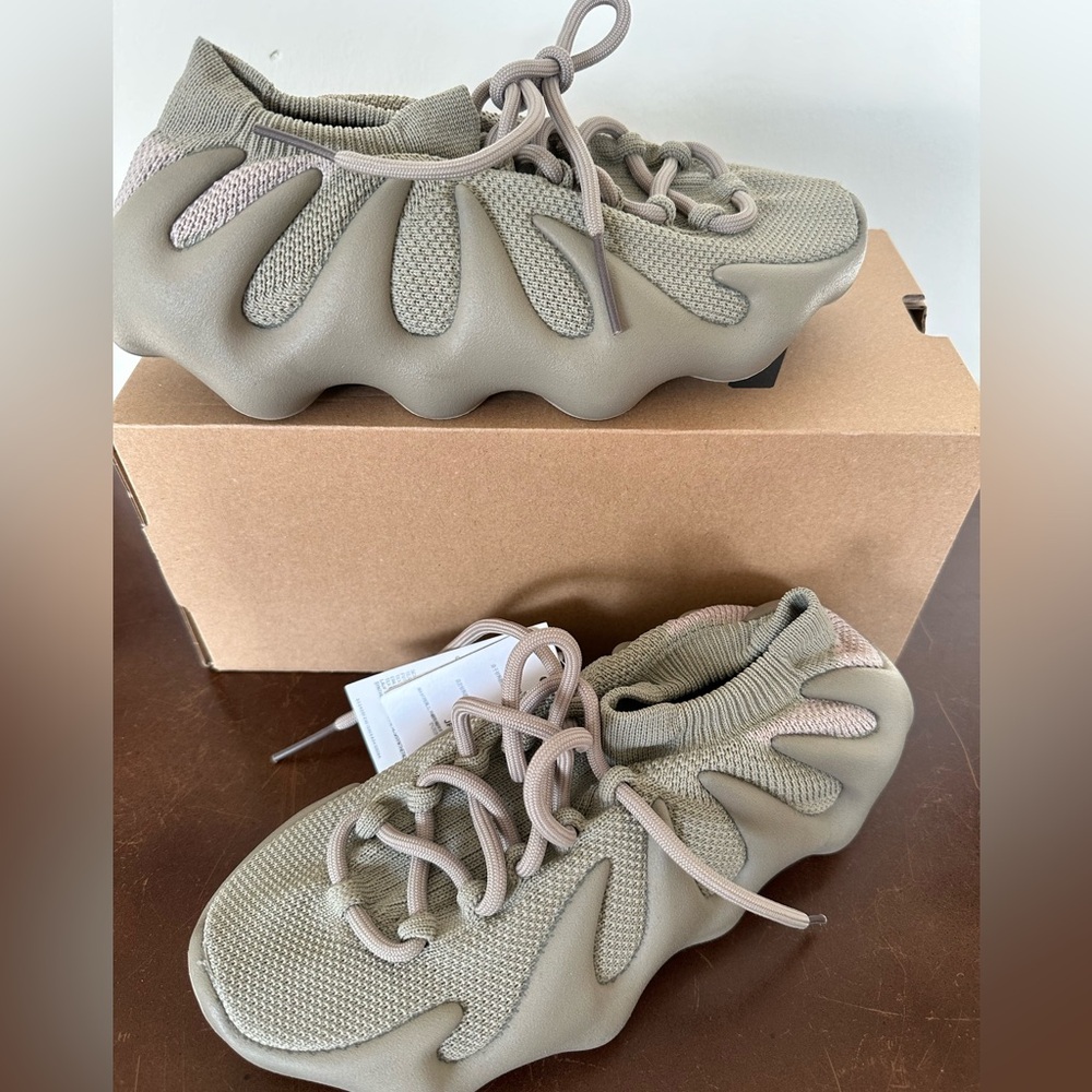 NWT & Box NEVER WORN Adidas Yeezy 450 Stone Flax